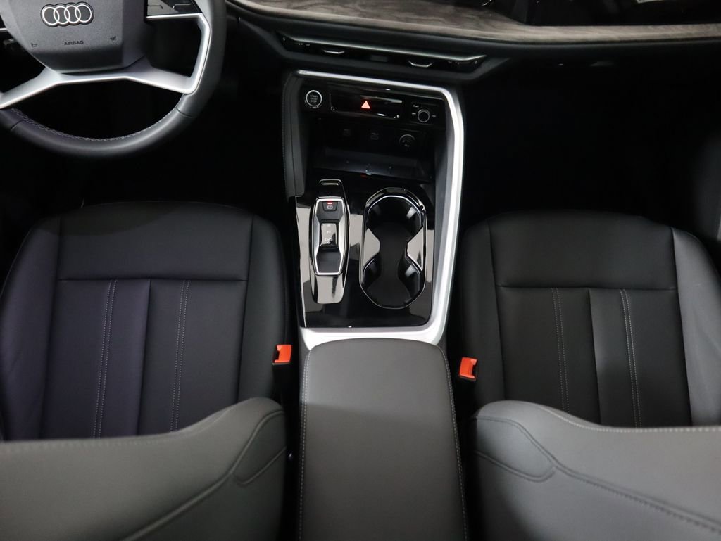 Used 2025 Audi Q5 Premium Plus w/ Premium Plus image 18
