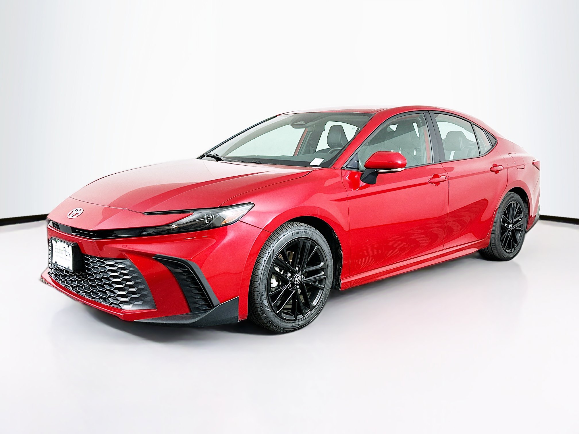 Used 2025 Toyota Camry SE FWD image 3