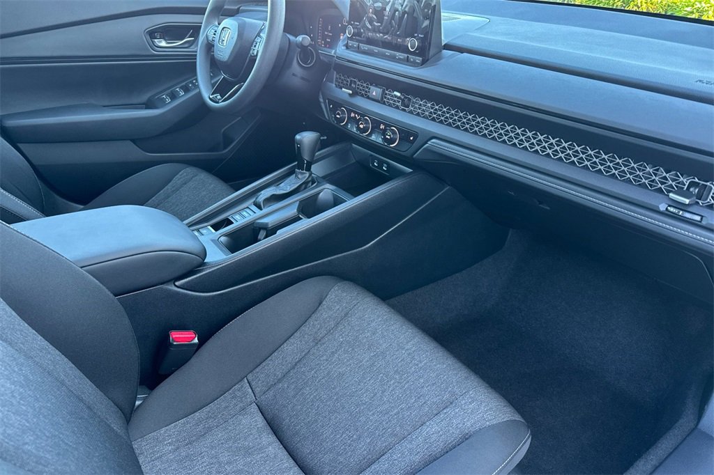 Certified 2025 Honda Accord SE image 14