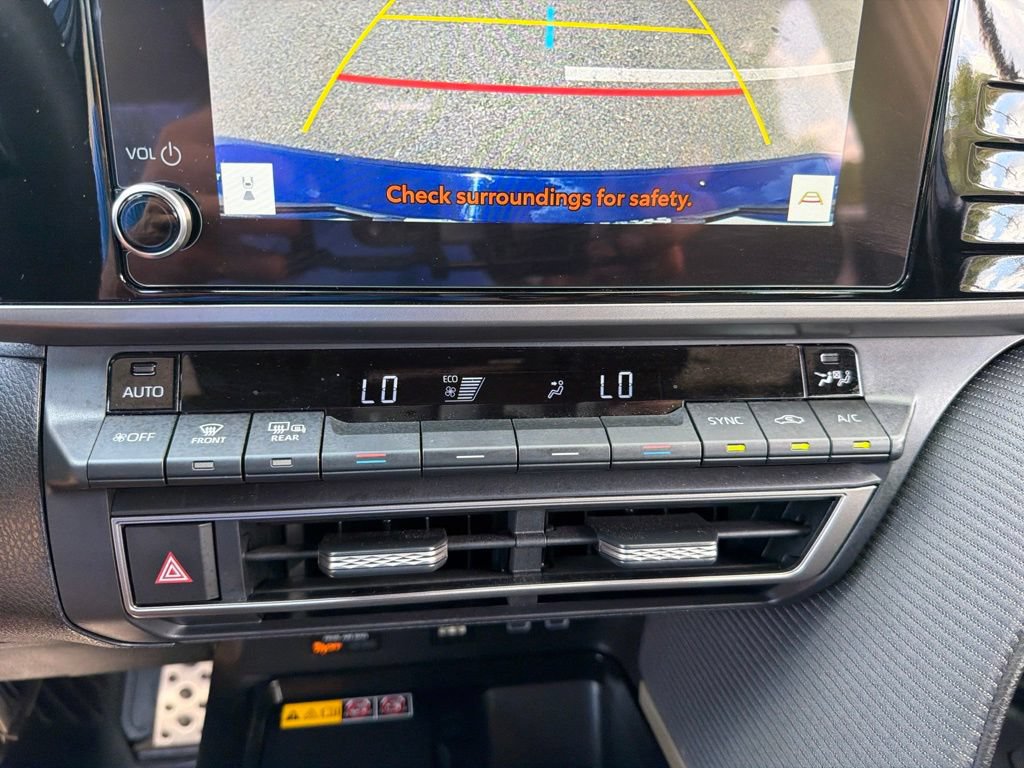 Used 2025 Toyota Camry SE w/ Convenience Package FWD image 12