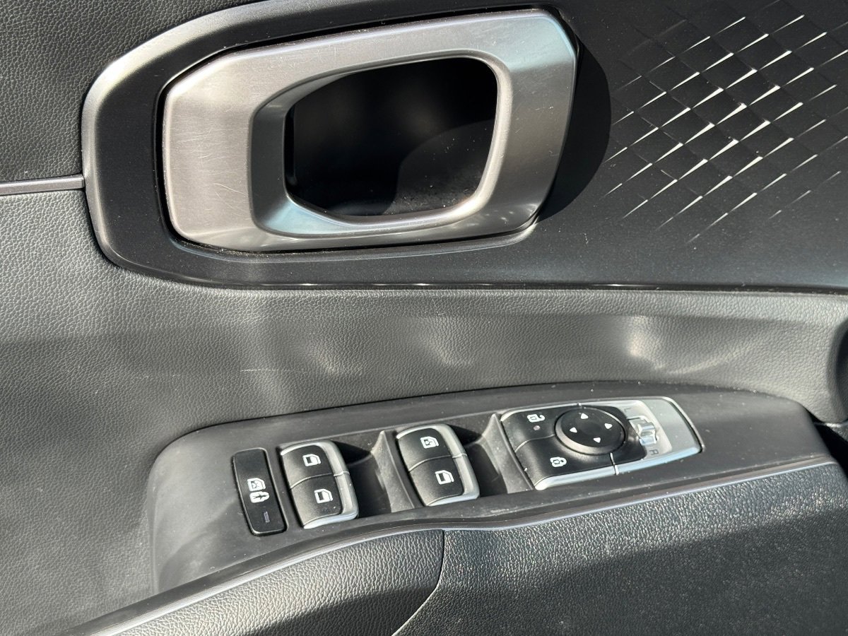 Used 2024 Kia Sorento S FWD image 30