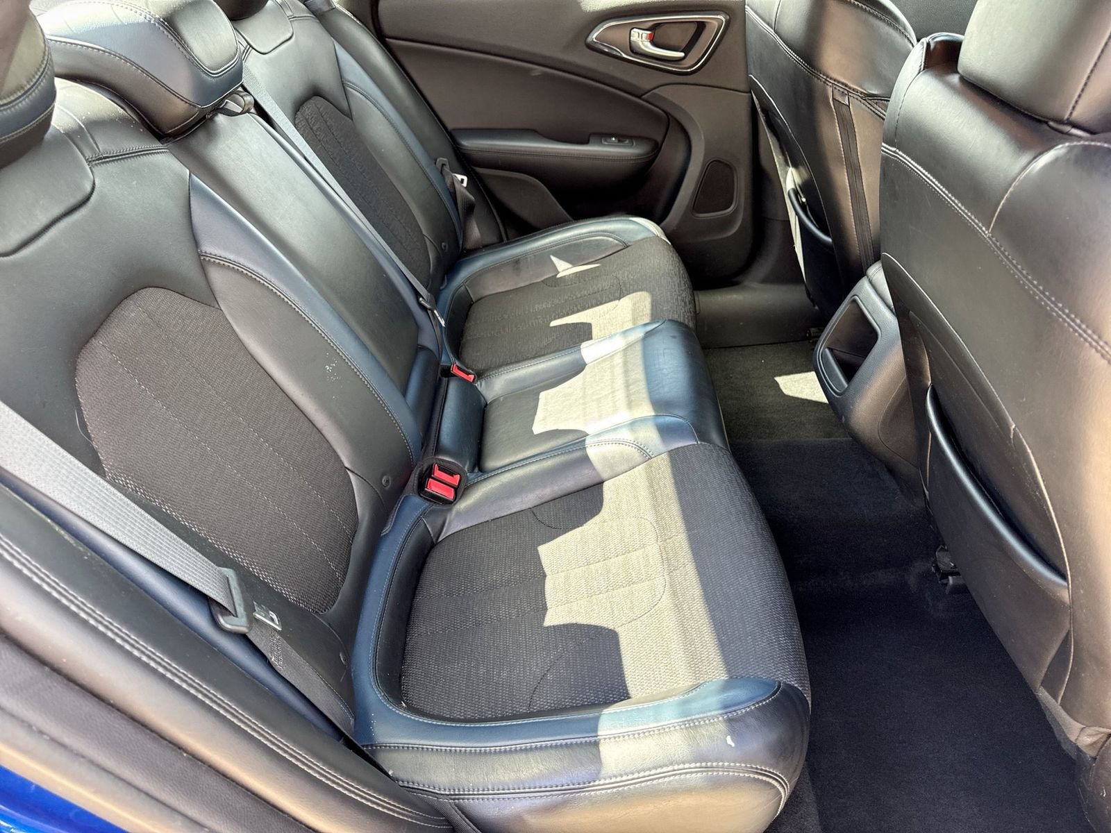 Used 2016 Chrysler 200 S FWD image 21