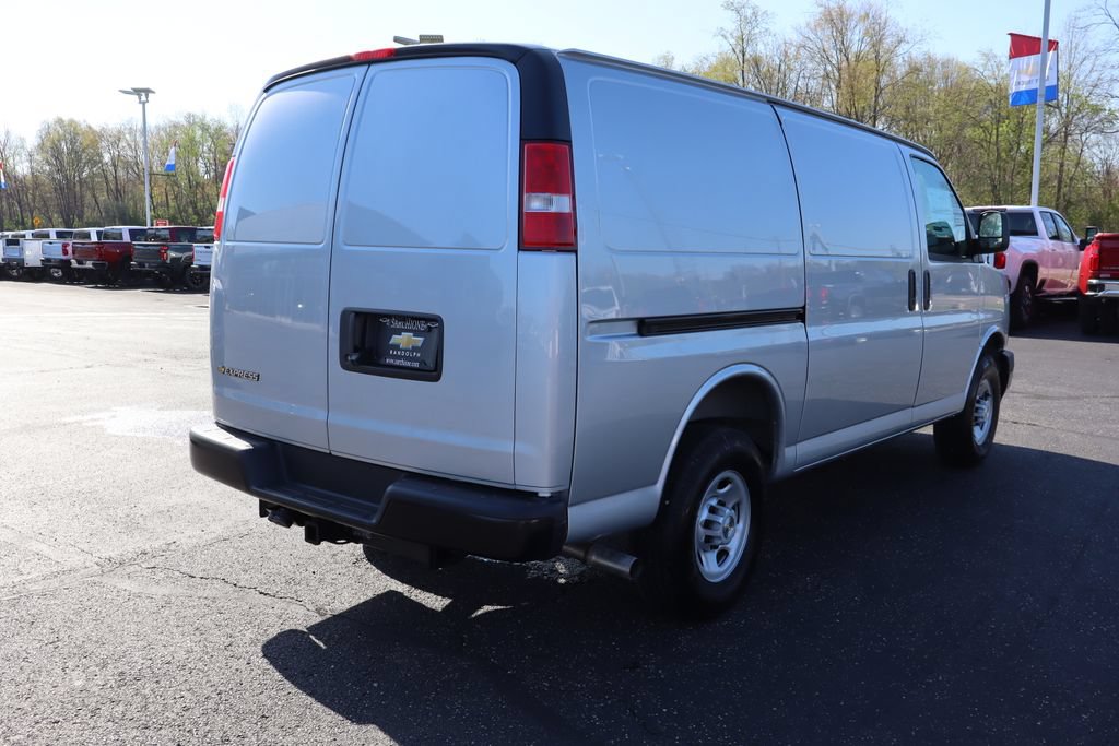 New 2025 Chevrolet Express 3500 w/ Driver Convenience Package RWD image 21