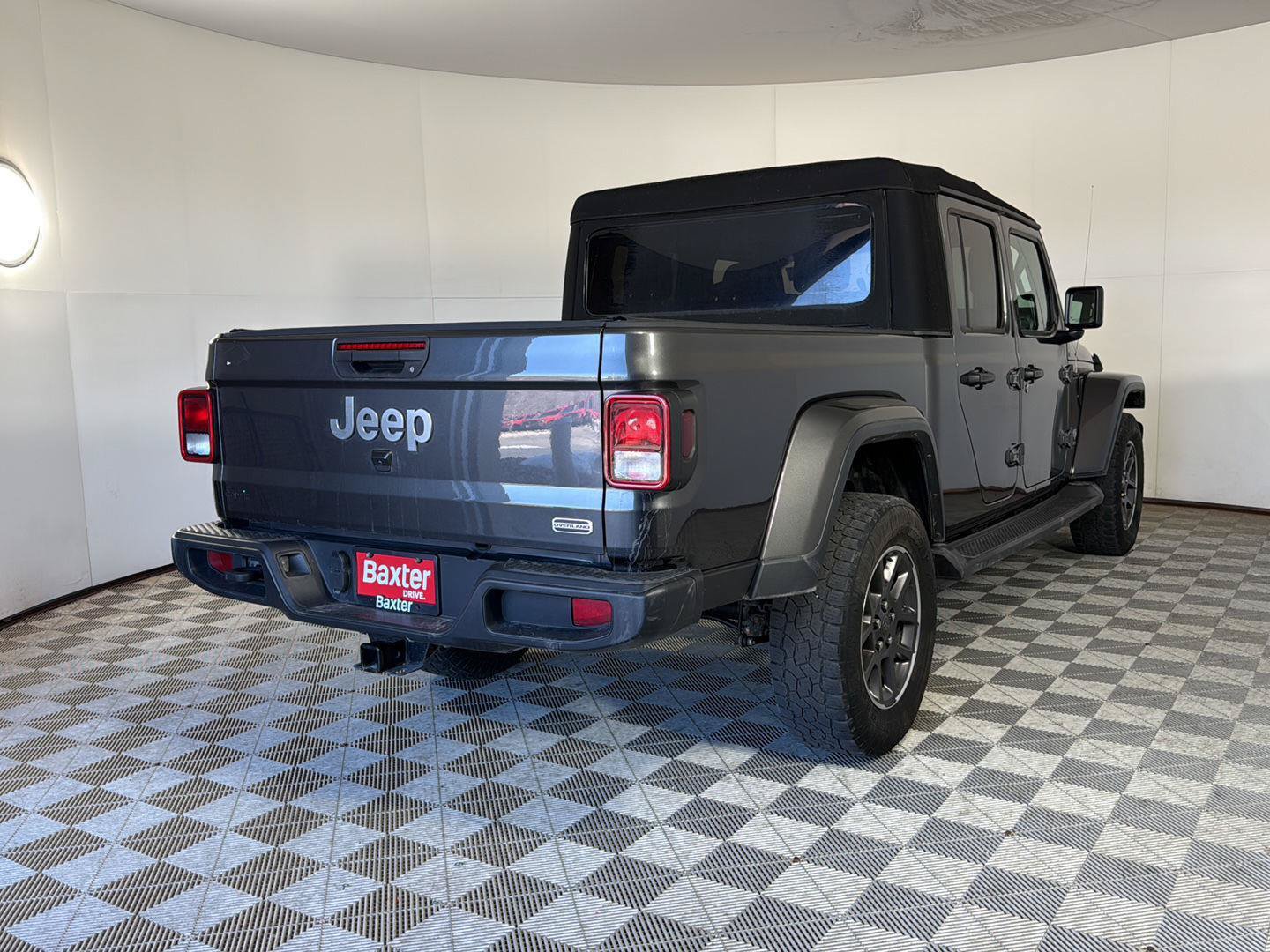 Used 2021 Jeep Gladiator Overland w/ Trailer Tow Package AWD/4WD image 11