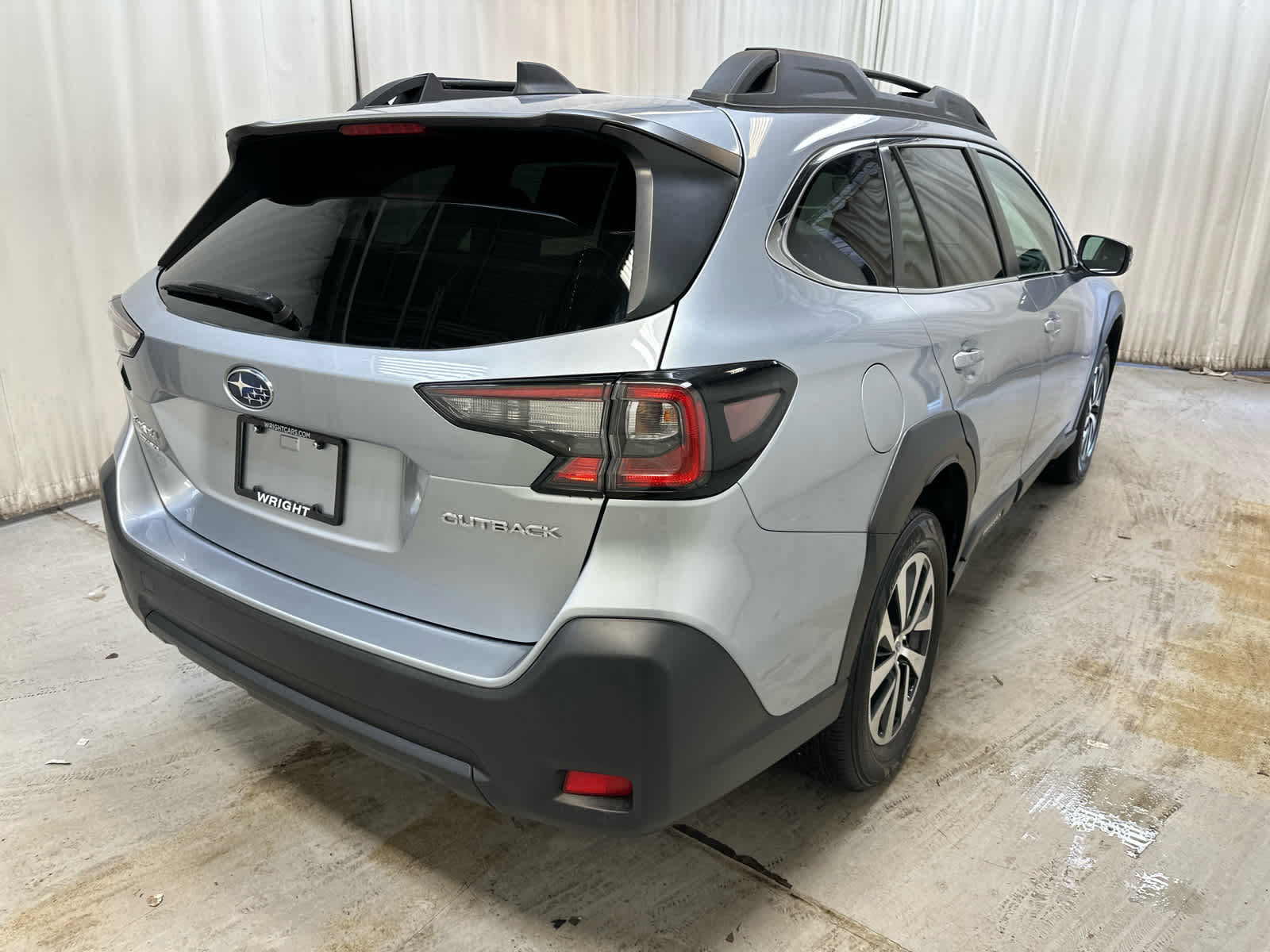 Used 2024 Subaru Outback Premium AWD/4WD image 11