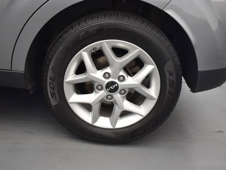 Used 2025 Kia Soul LX w/ LX Technology Package image 34