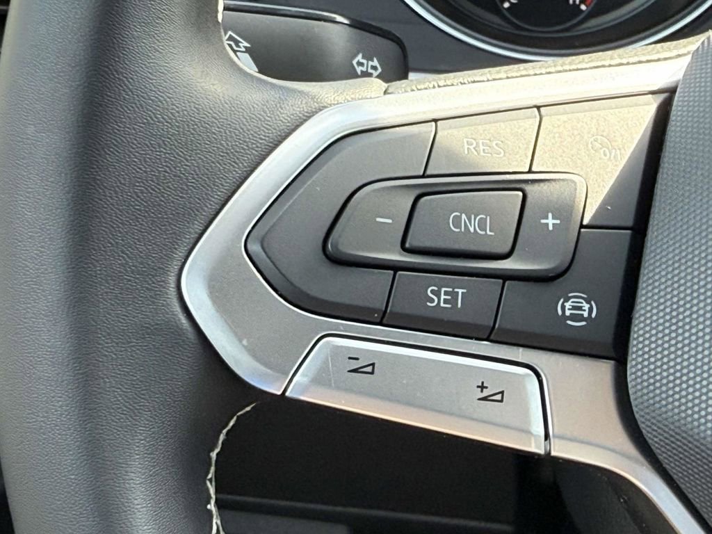 Used 2021 Volkswagen Atlas Cross Sport SE FWD image 22