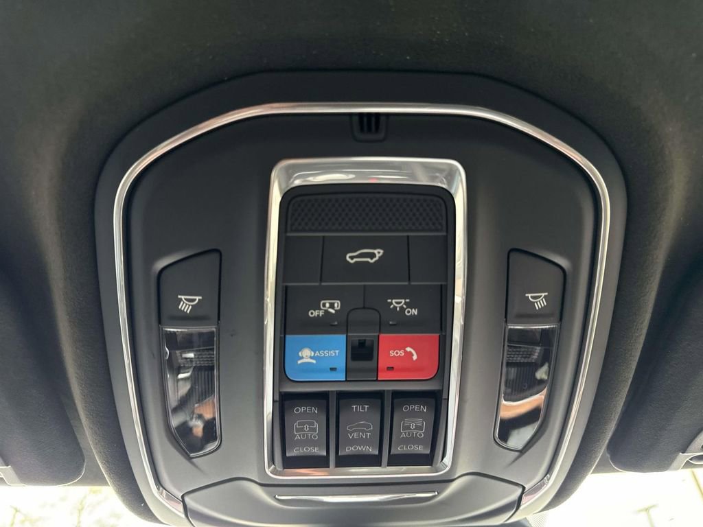 New 2026 Jeep Grand Cherokee Summit w/ Obsidian Package AWD/4WD image 24