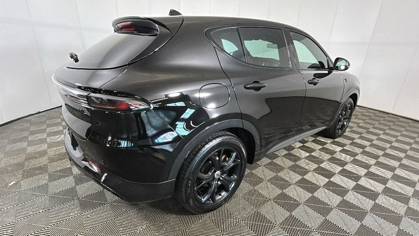 Used 2024 Dodge Hornet R/T w/ R/T Blacktop Package AWD/4WD image 4