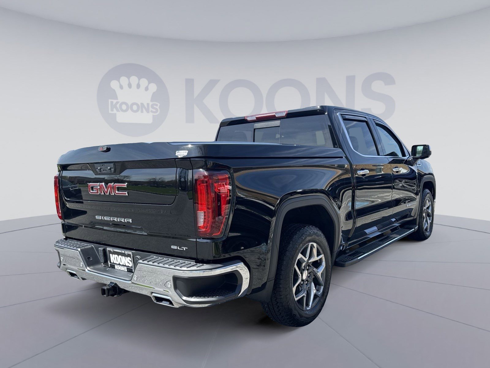 Used 2024 GMC Sierra 1500 SLT w/ SLT Premium Plus Package image 7