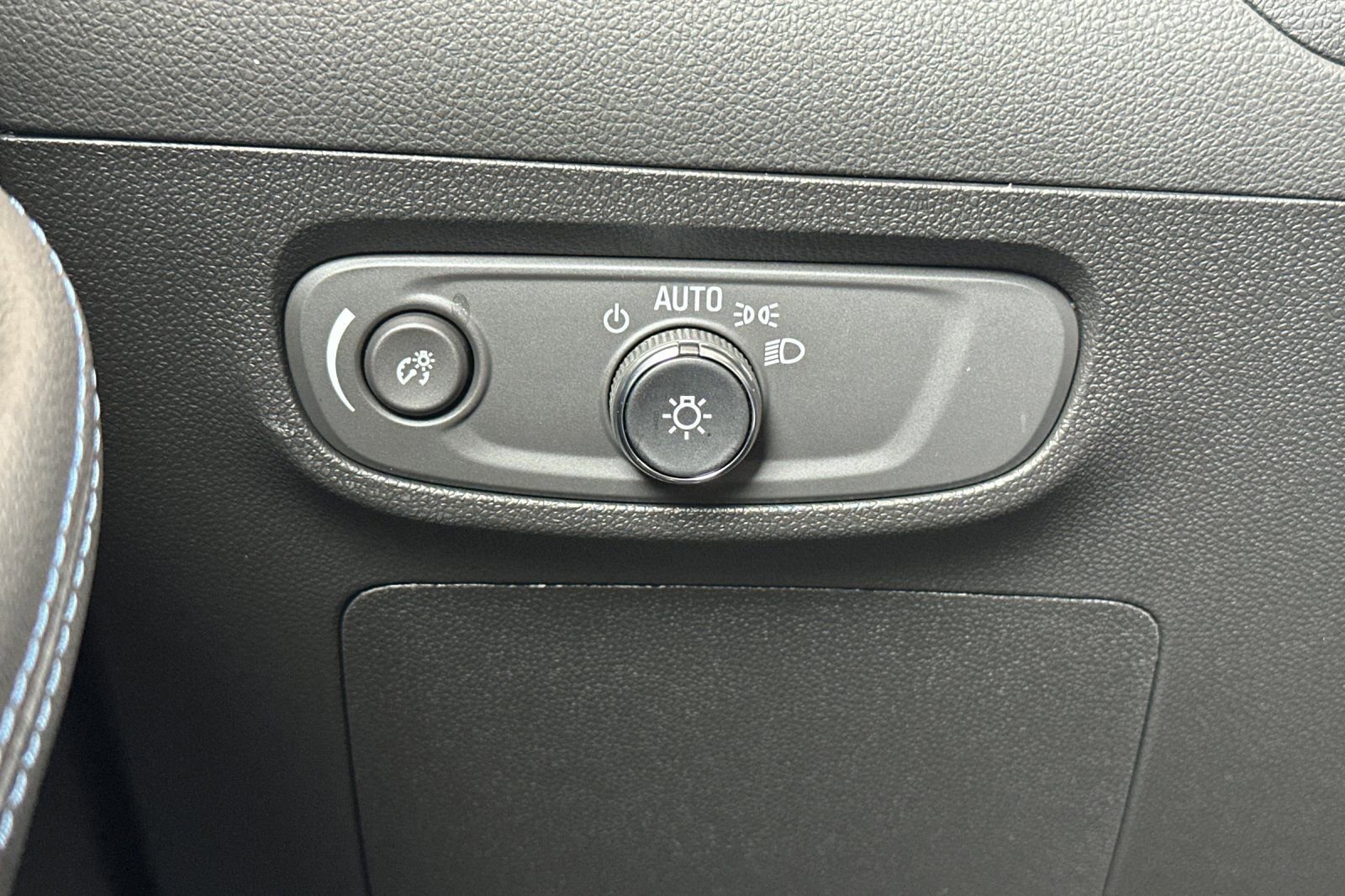 Used 2026 Buick Encore GX Sport Touring image 35