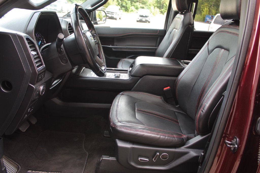 Used 2020 Ford Expedition Limited w/ Equipment Group 303A AWD/4WD image 14