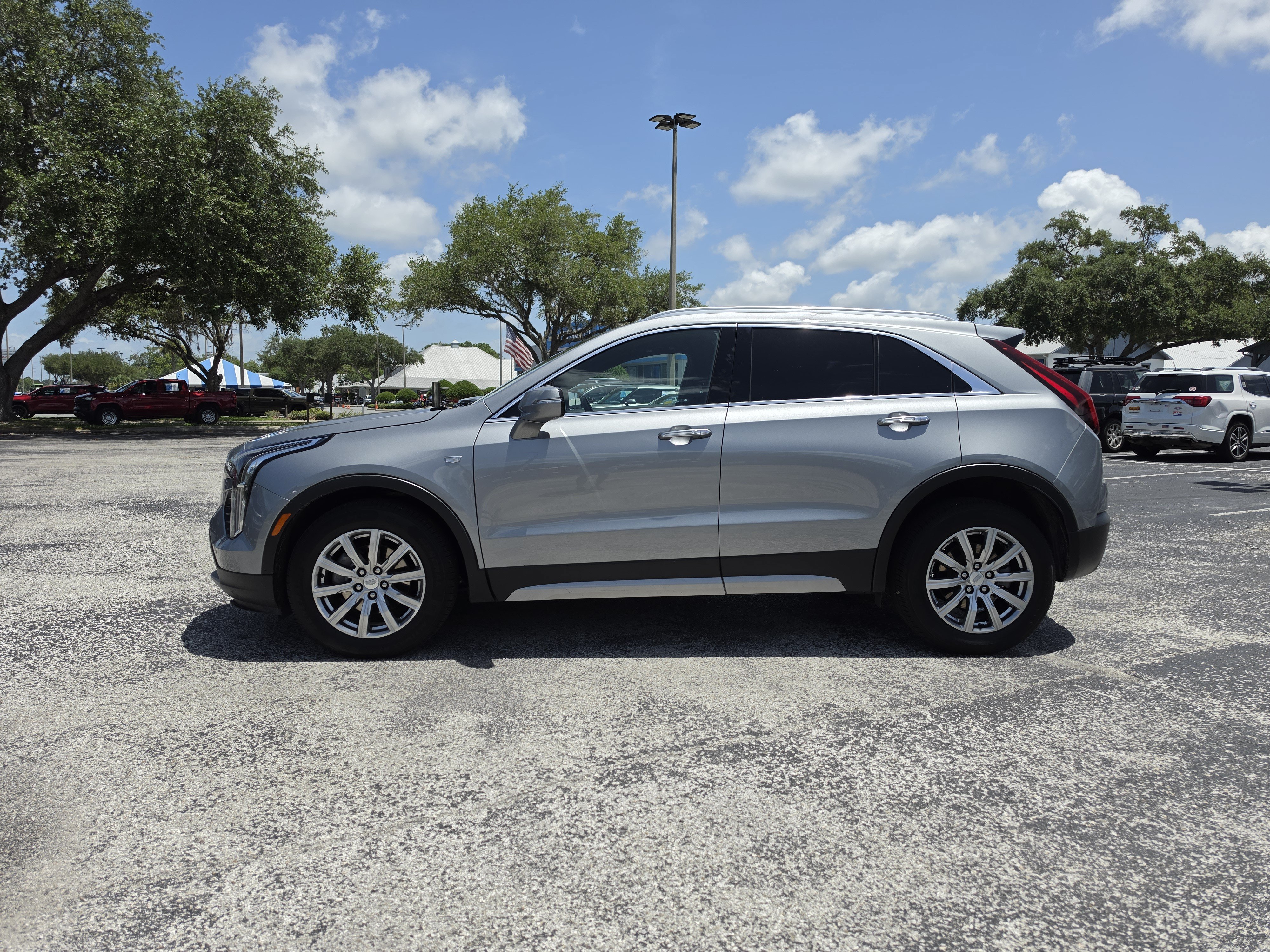 Used 2023 Cadillac XT4 Premium Luxury w/ Cold Weather Package AWD/4WD image 9