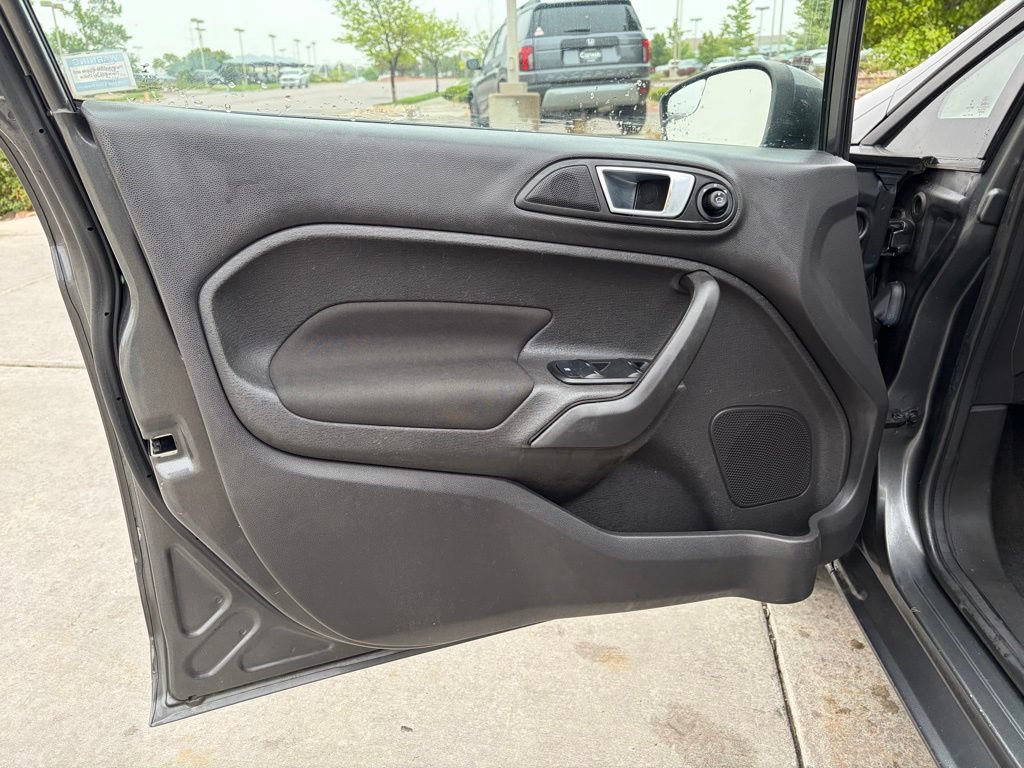 Used 2016 Ford Fiesta SE FWD image 11