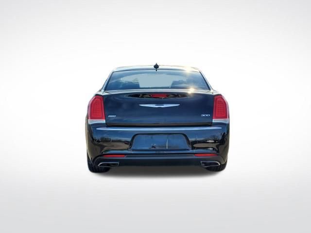 Used 2018 Chrysler 300 Limited image 4