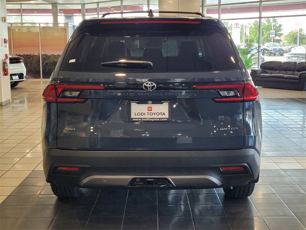 New 2025 Toyota Grand Highlander AWD image 6