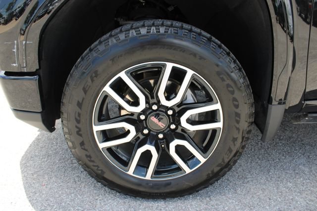 Used 2025 GMC Sierra 1500 AT4 w/ AT4 Premium Package AWD/4WD image 10
