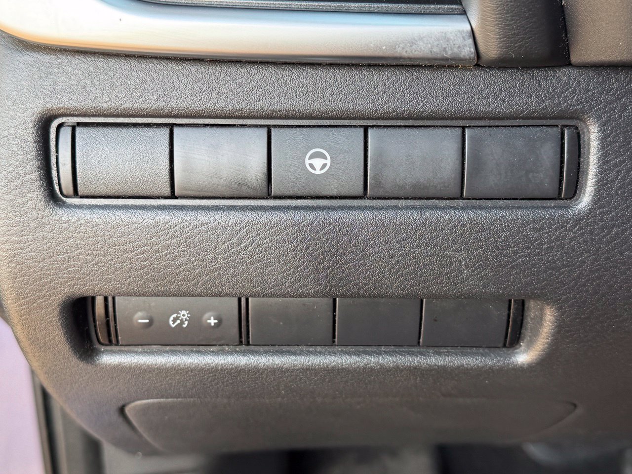 Used 2021 Nissan Rogue SV AWD/4WD image 18
