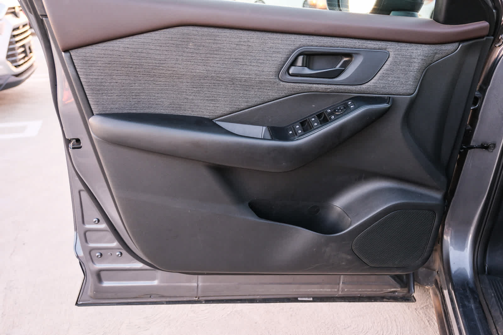Used 2023 Nissan Rogue S FWD image 22