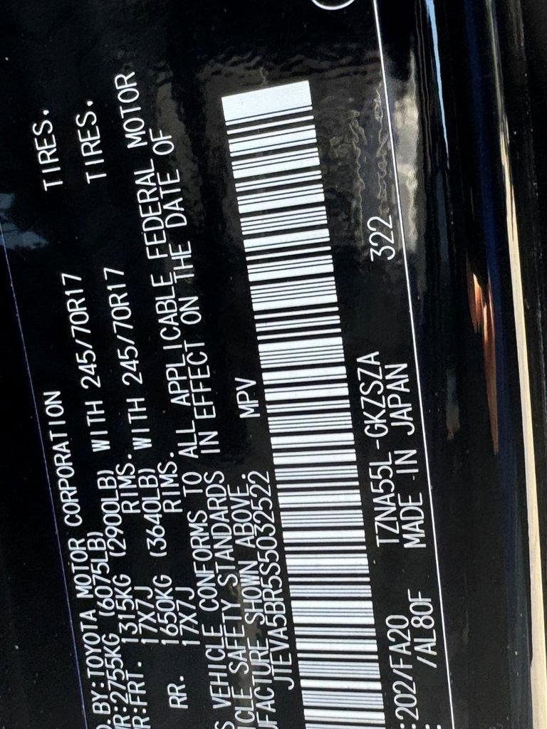 Used 2025 Toyota 4Runner SR5 AWD/4WD image 23