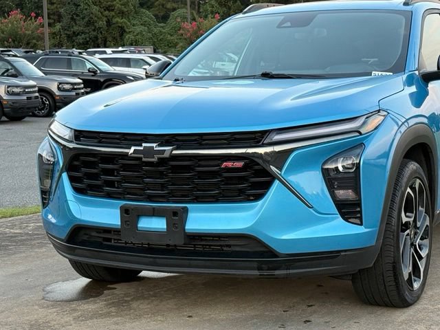 Used 2025 Chevrolet Trax RS w/ Sunroof Package FWD image 10