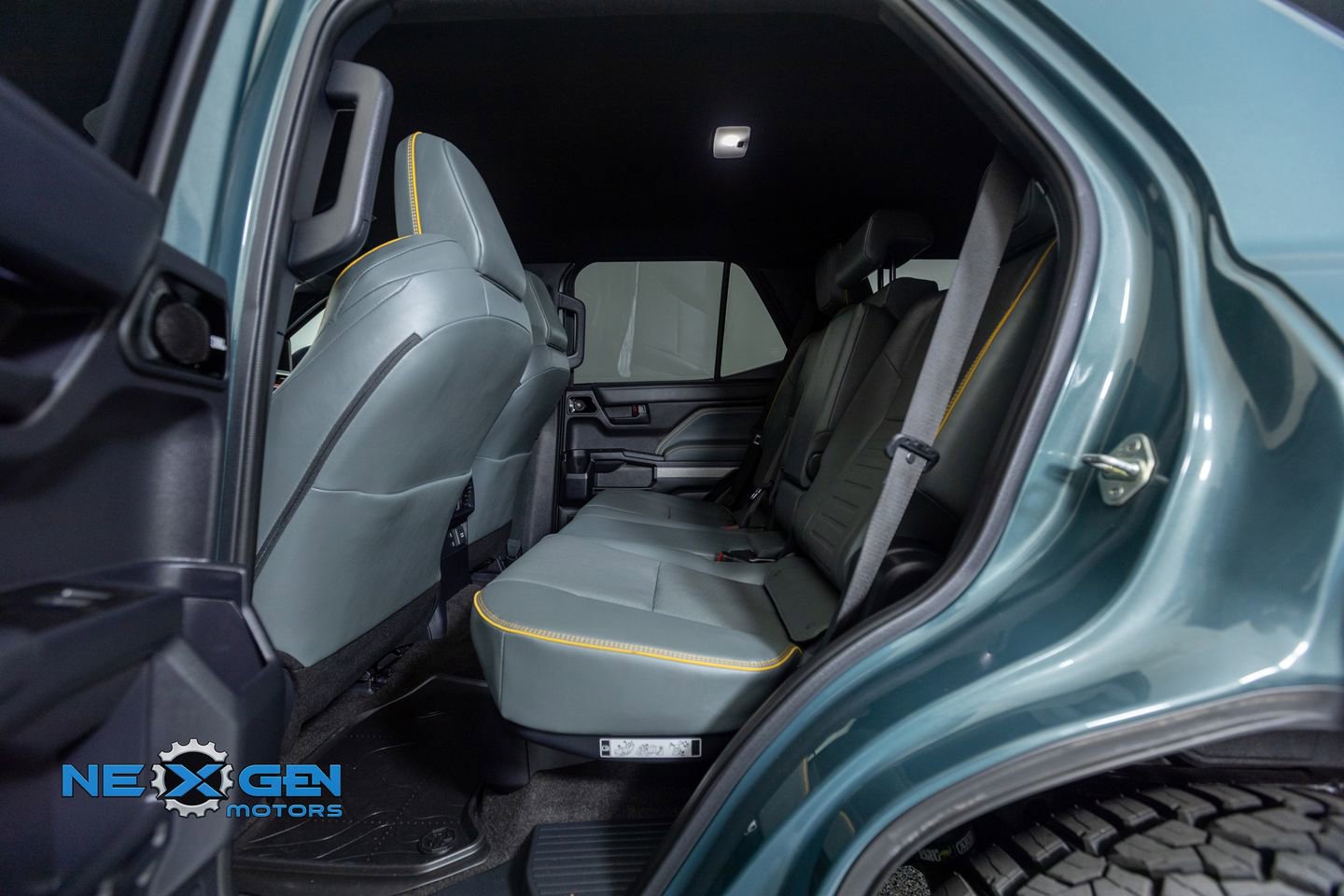 Used 2025 Toyota 4Runner Trailhunter image 25