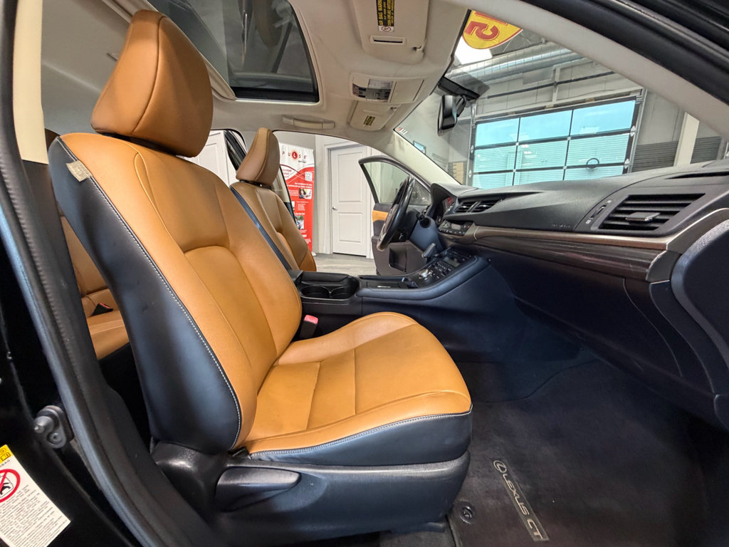 Used 2015 Lexus CT 200h FWD image 41