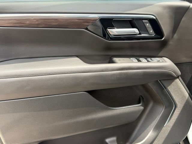 Used 2025 Chevrolet Tahoe LS RWD image 10