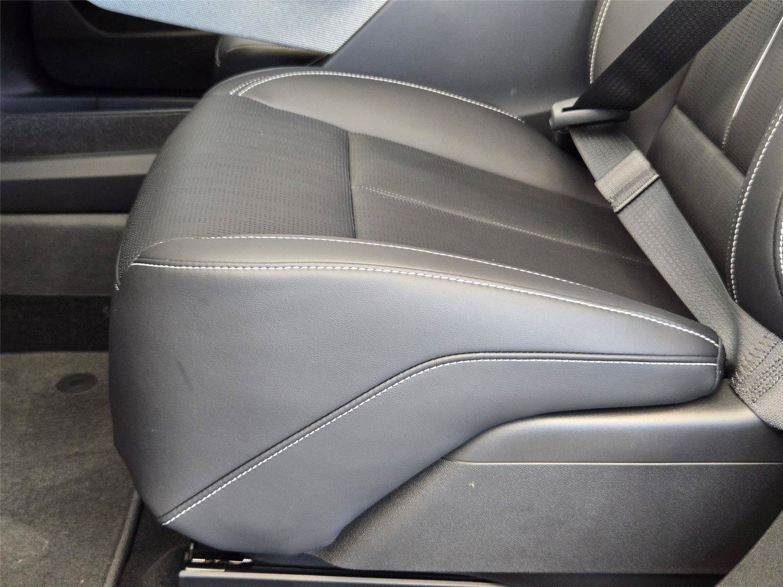 New 2026 Cadillac Optiq Sport 2 RWD image 26