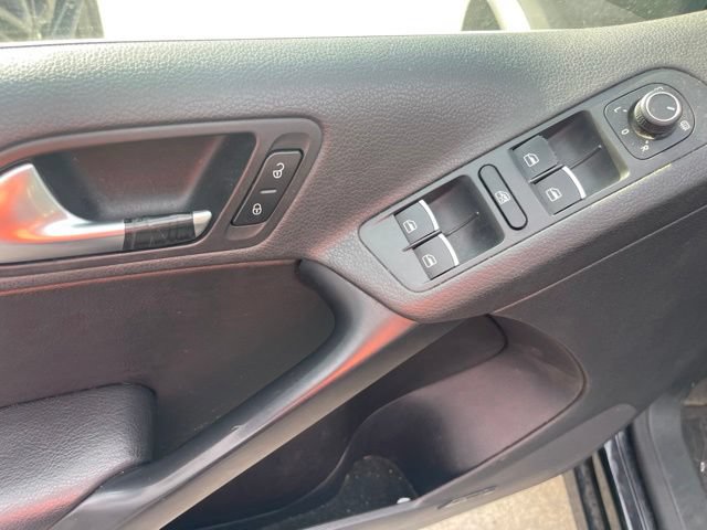 Used 2017 Volkswagen Tiguan SEL FWD image 35