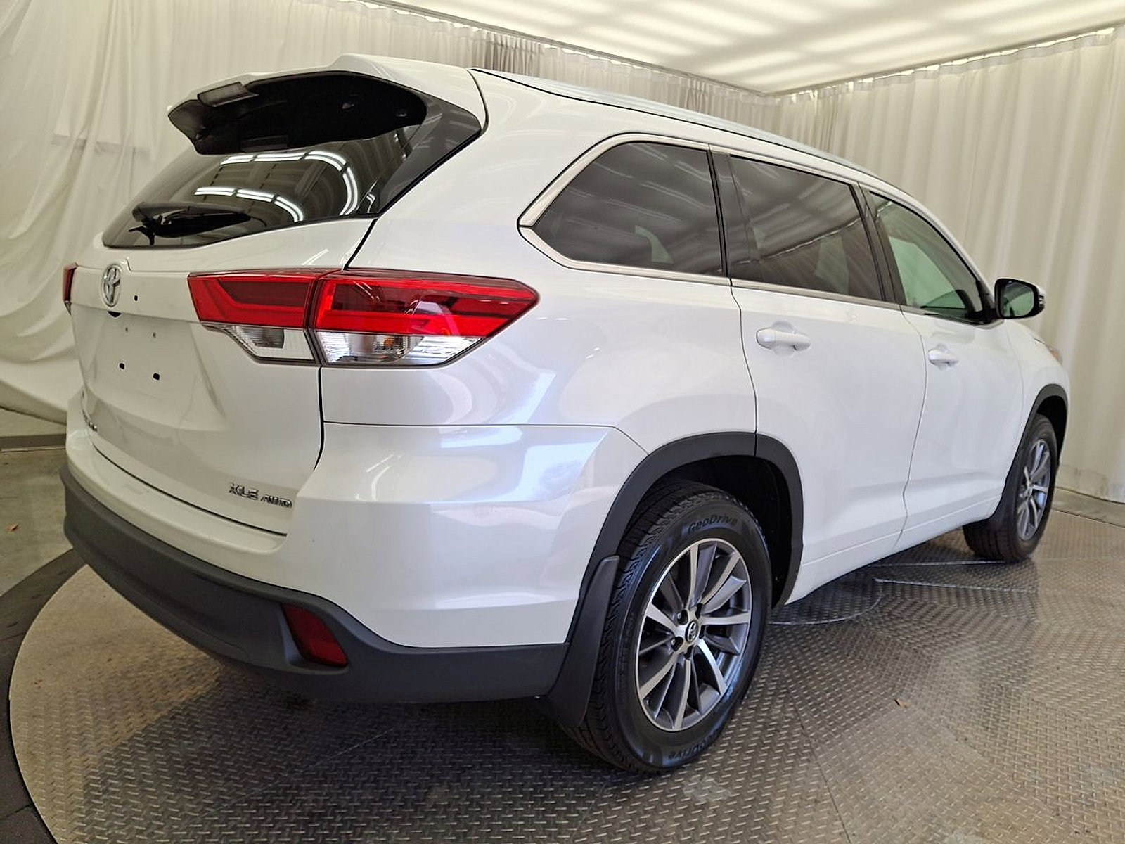 Certified 2018 Toyota Highlander XLE image 25