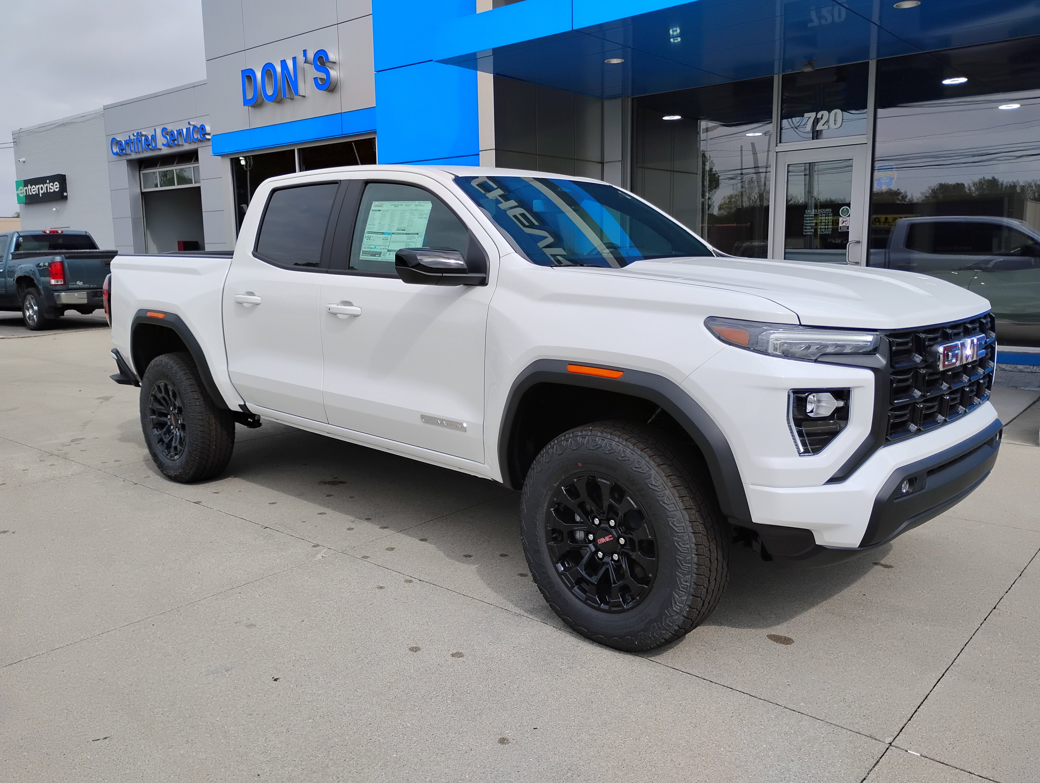 New 2026 GMC Canyon Elevation w/ Convenience Package image 3