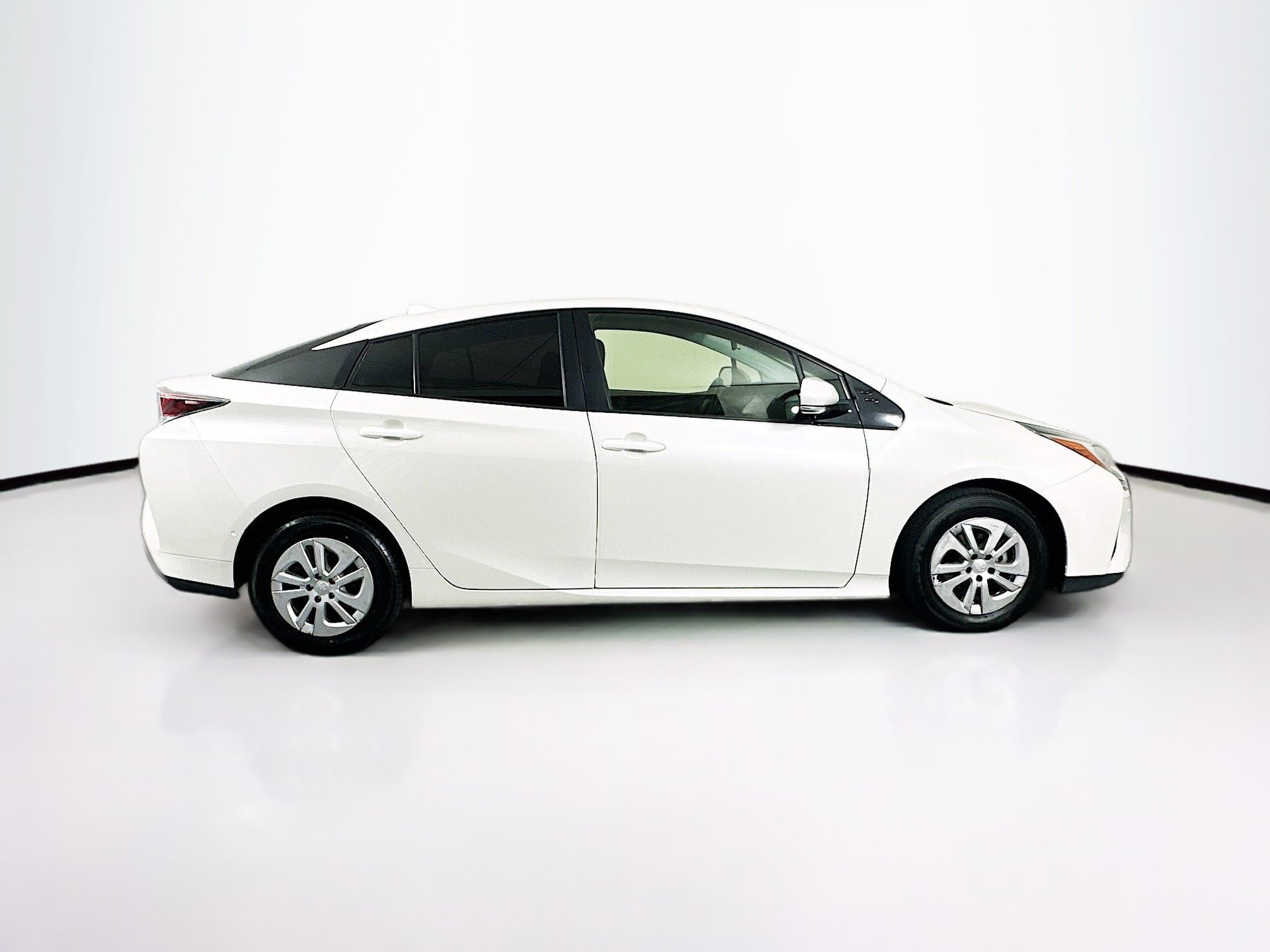 Used 2018 Toyota Prius Two w/ Prius Two Safety Plus Package FWD image 10