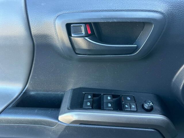 Used 2022 Toyota Tacoma SR5 image 11