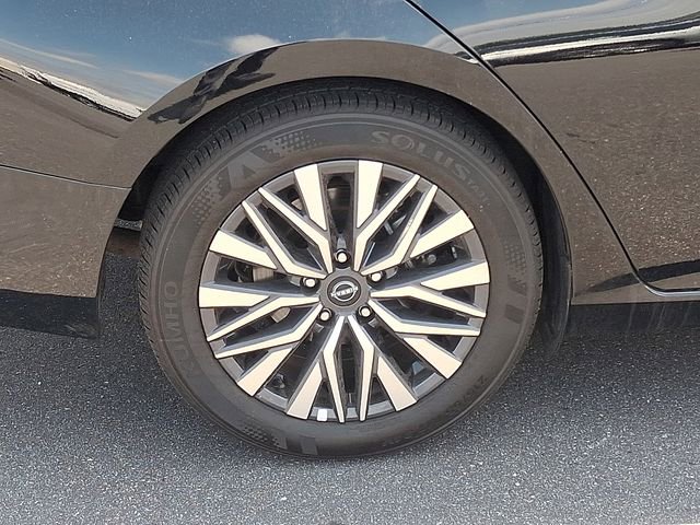 Used 2025 Nissan Altima 2.5 SV FWD image 27