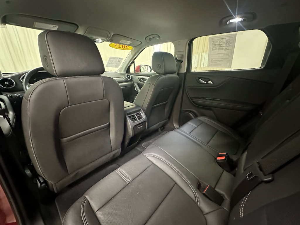 Certified 2025 Chevrolet Blazer LT FWD image 22