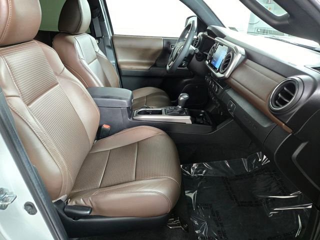 Used 2023 Toyota Tacoma Limited image 21