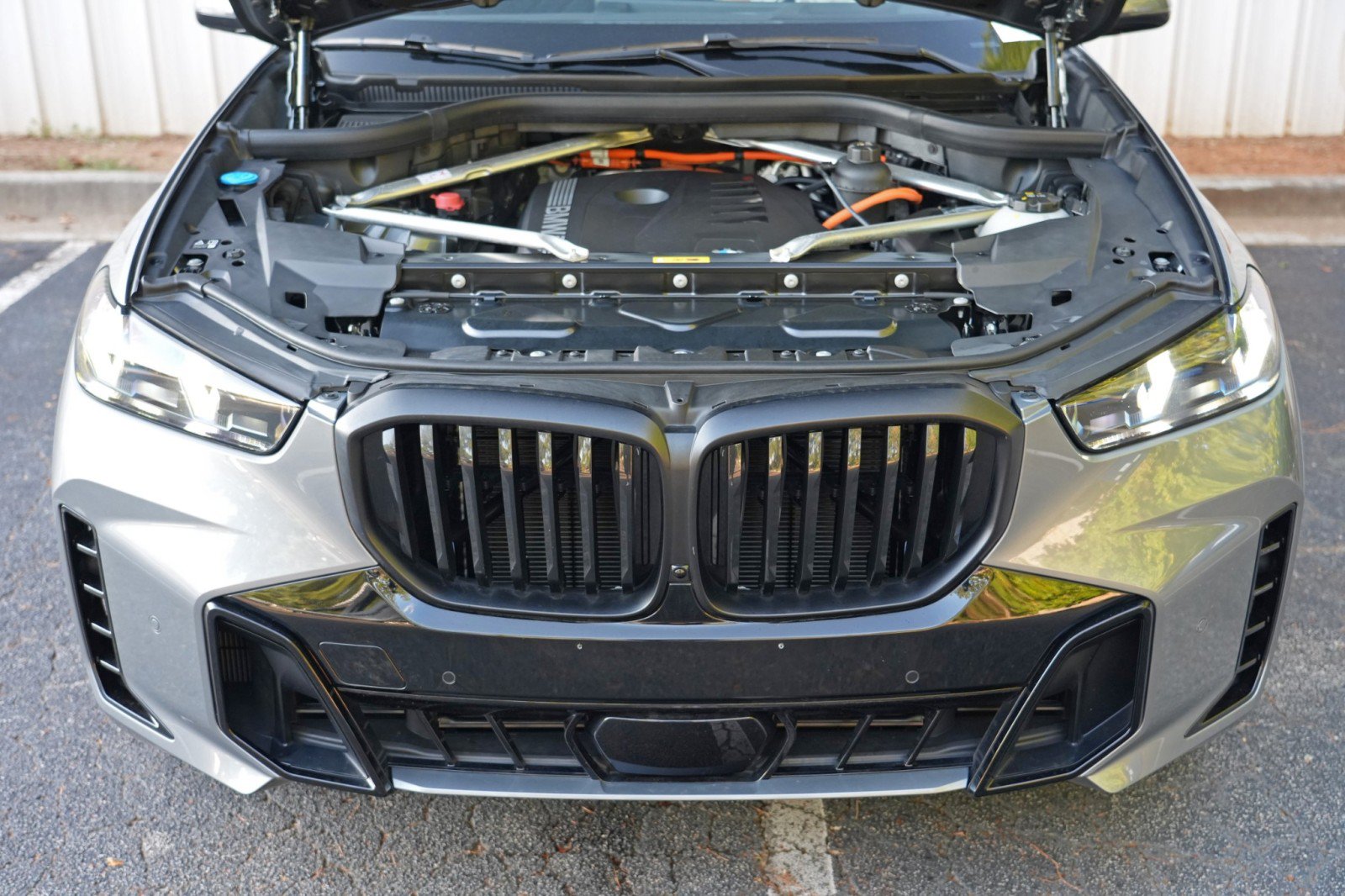 Used 2024 BMW X5 xDrive50e w/ M Sport Package AWD/4WD image 8