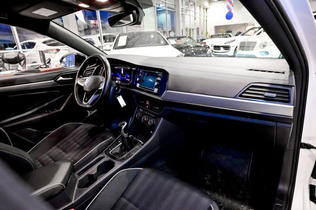 Used 2024 Volkswagen Jetta Sport image 27