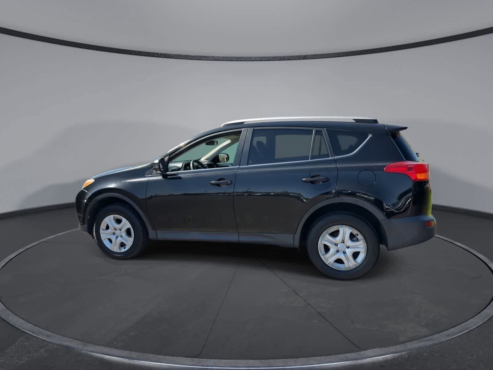 Used 2015 Toyota RAV4 LE AWD/4WD image 5