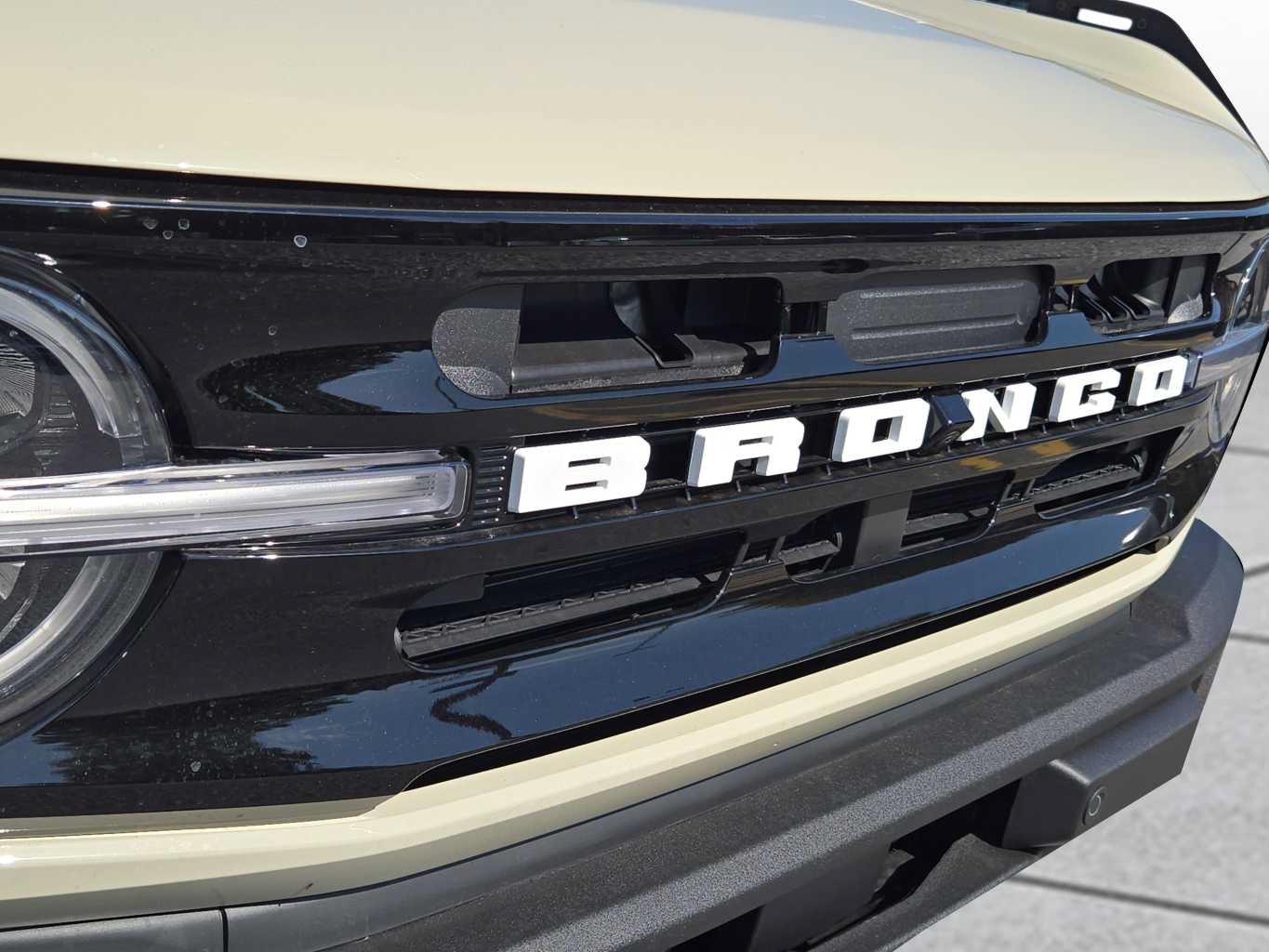 New 2026 Ford Bronco Outer Banks AWD/4WD image 17