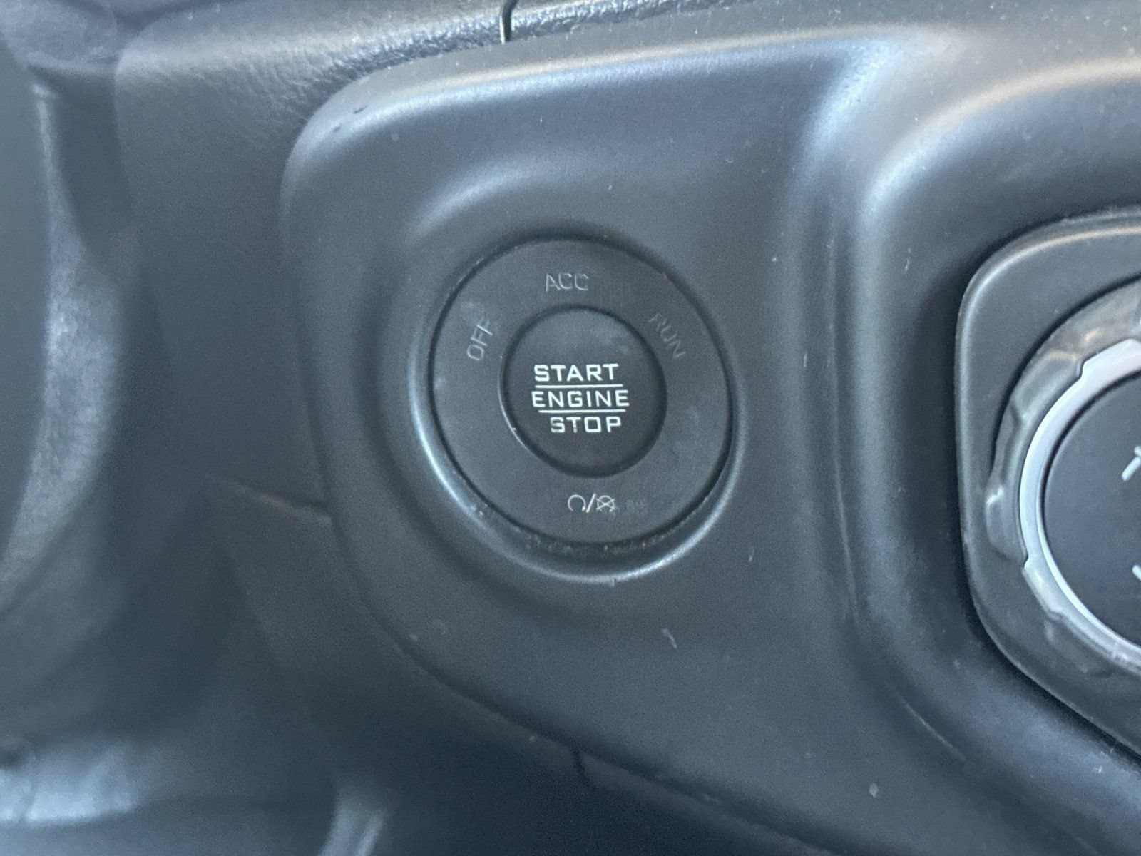 Used 2022 Jeep Gladiator Sport AWD/4WD image 25