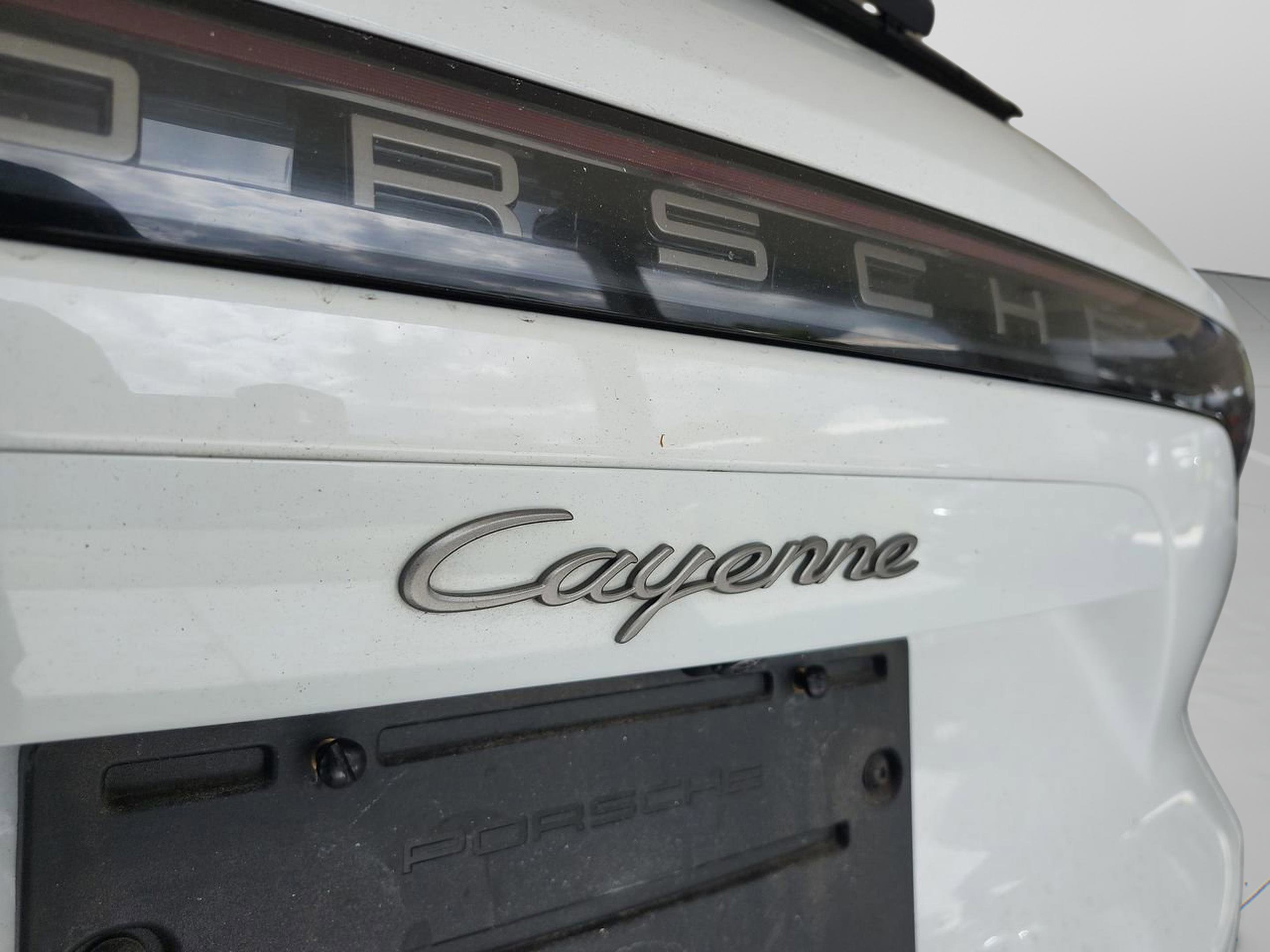 Used 2023 Porsche Cayenne Platinum Edition AWD/4WD image 22