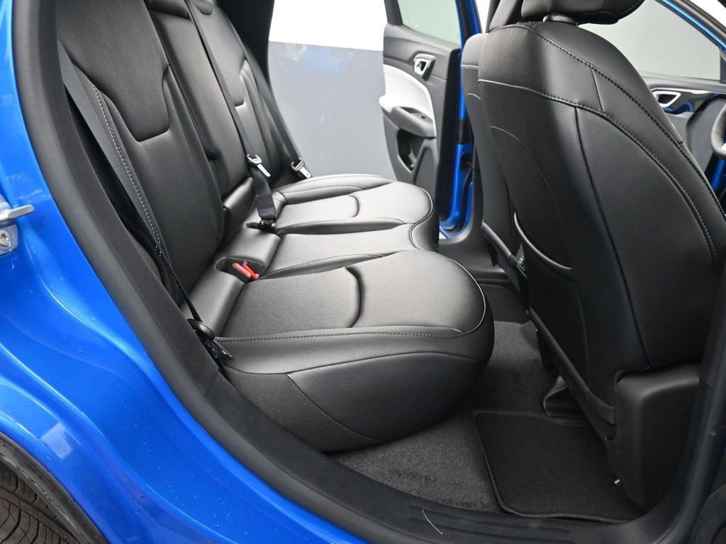 New 2025 Jeep Compass Limited image 15