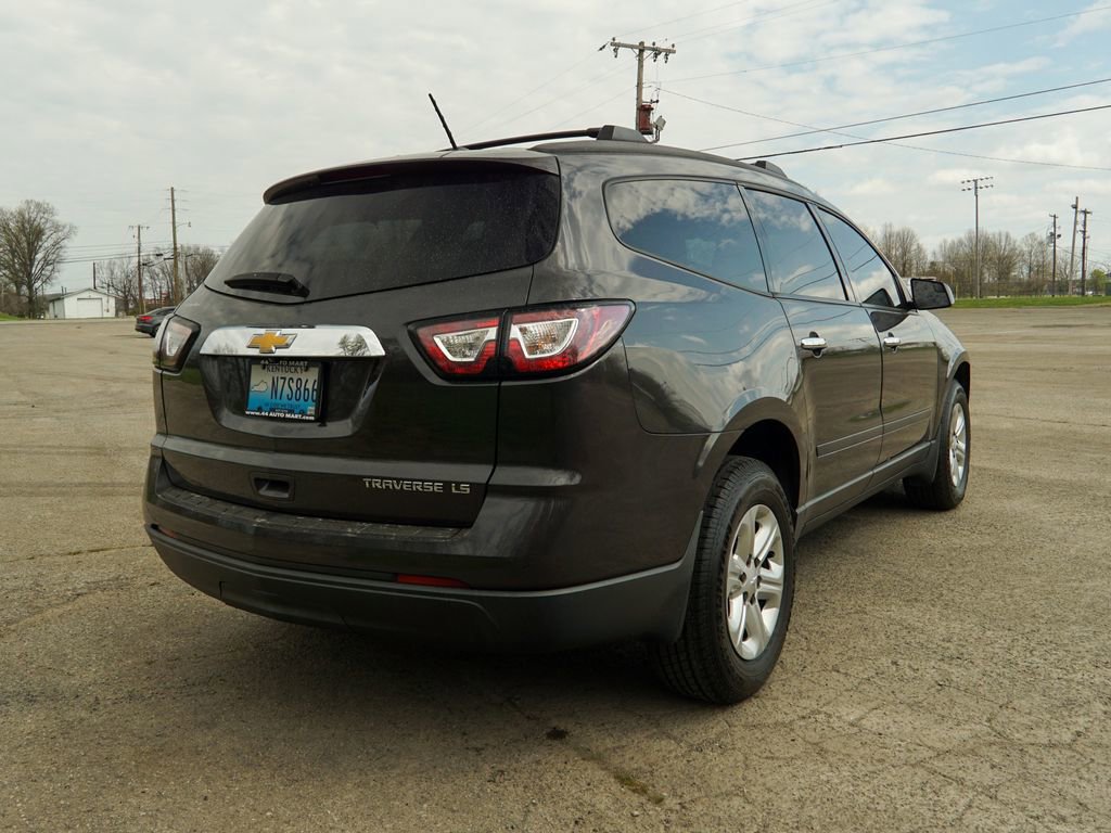 Used 2013 Chevrolet Traverse LS image 3