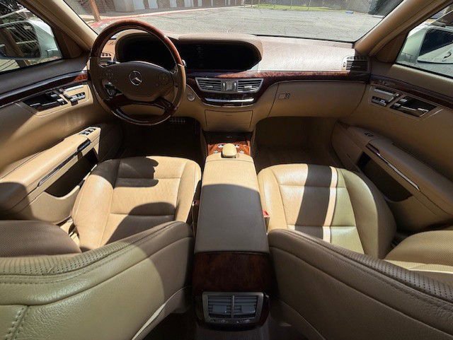 Used 2010 Mercedes-Benz S 550 image 4