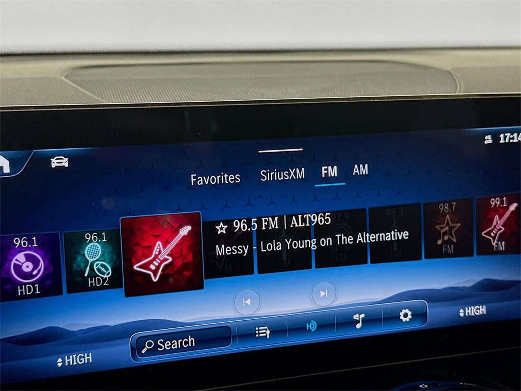 Used 2025 Mercedes-Benz GLB 250 4MATIC image 15