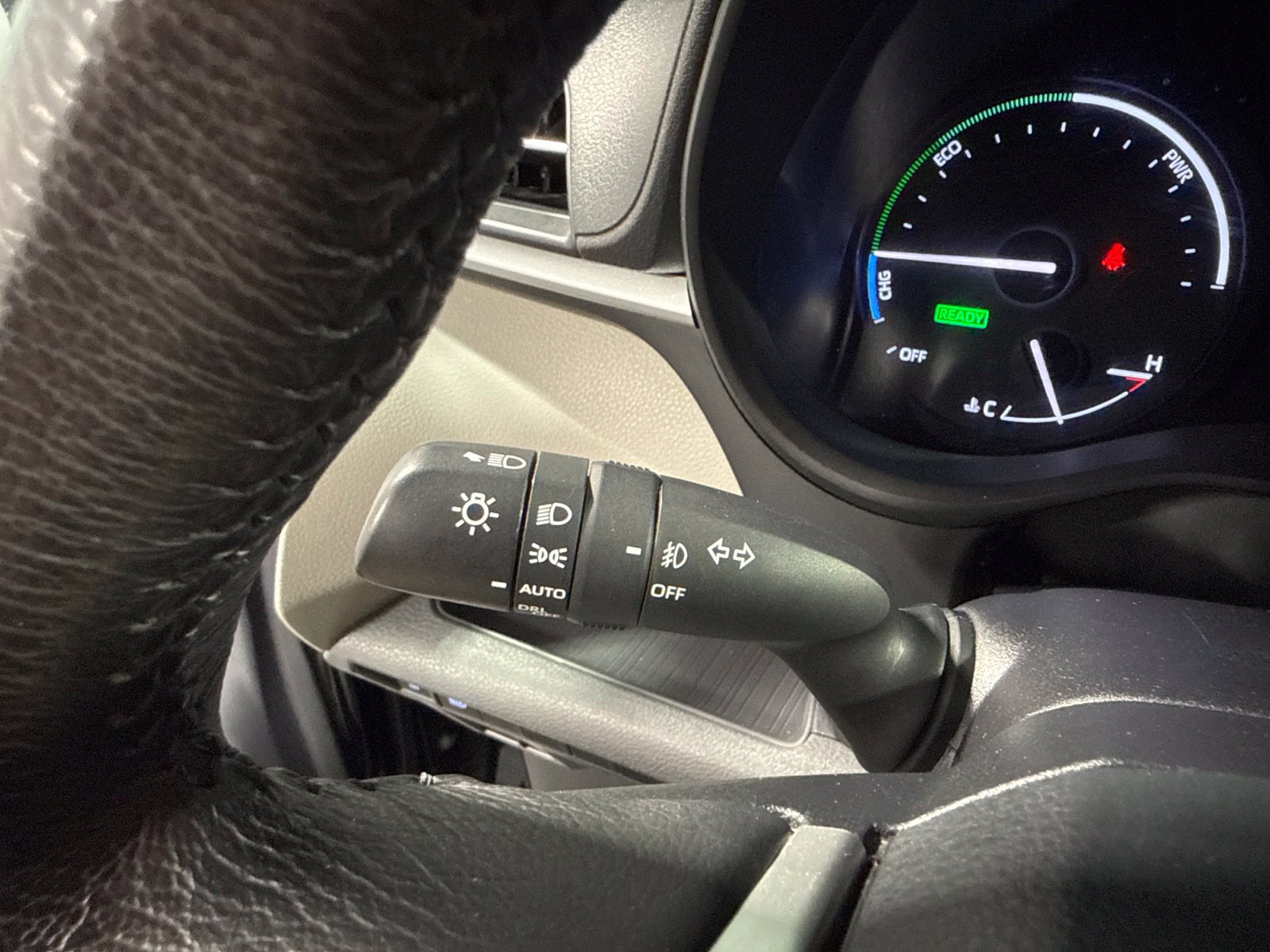 Used 2024 Toyota Sienna XLE FWD image 45