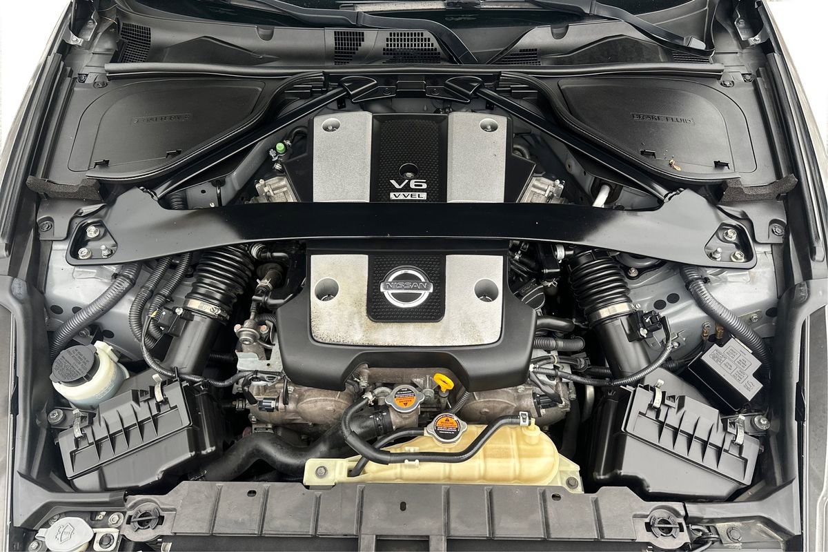 Used 2015 Nissan 370Z Coupe image 19