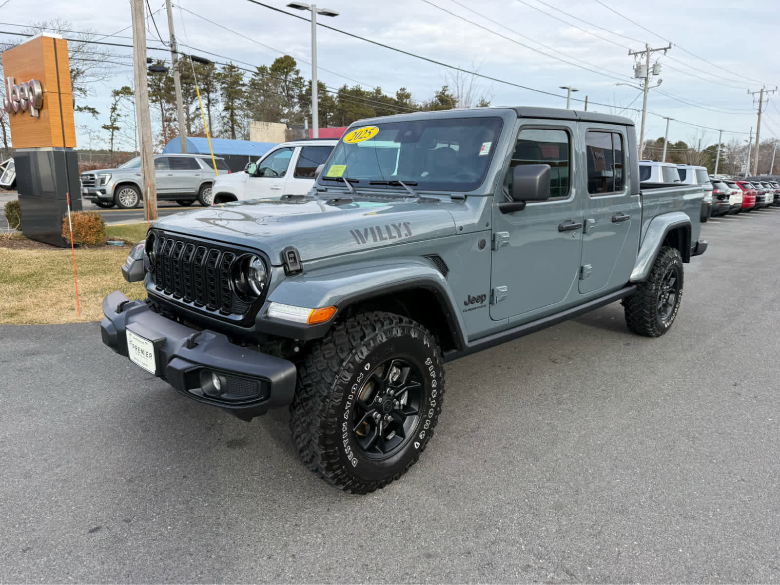Used 2025 Jeep Gladiator Sport image 4